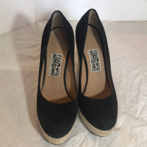 “FERRAGAMO” “Bernie” Black Espadrille Wedges. - Picture 3 of 16